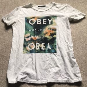 White obey t shirt